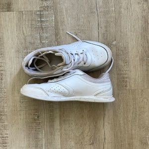 These are cheer shoes by the brand bcg and a size girls 4.